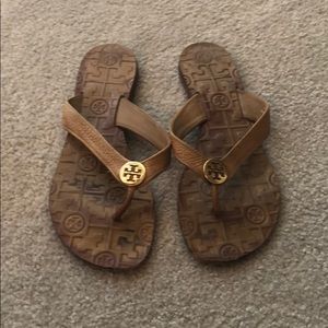 Torn Burch tan sandals